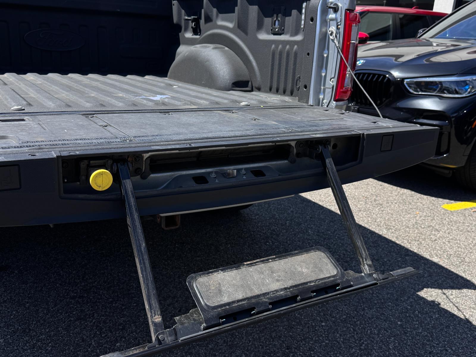 2022 Ford F-150 Limited photo 9