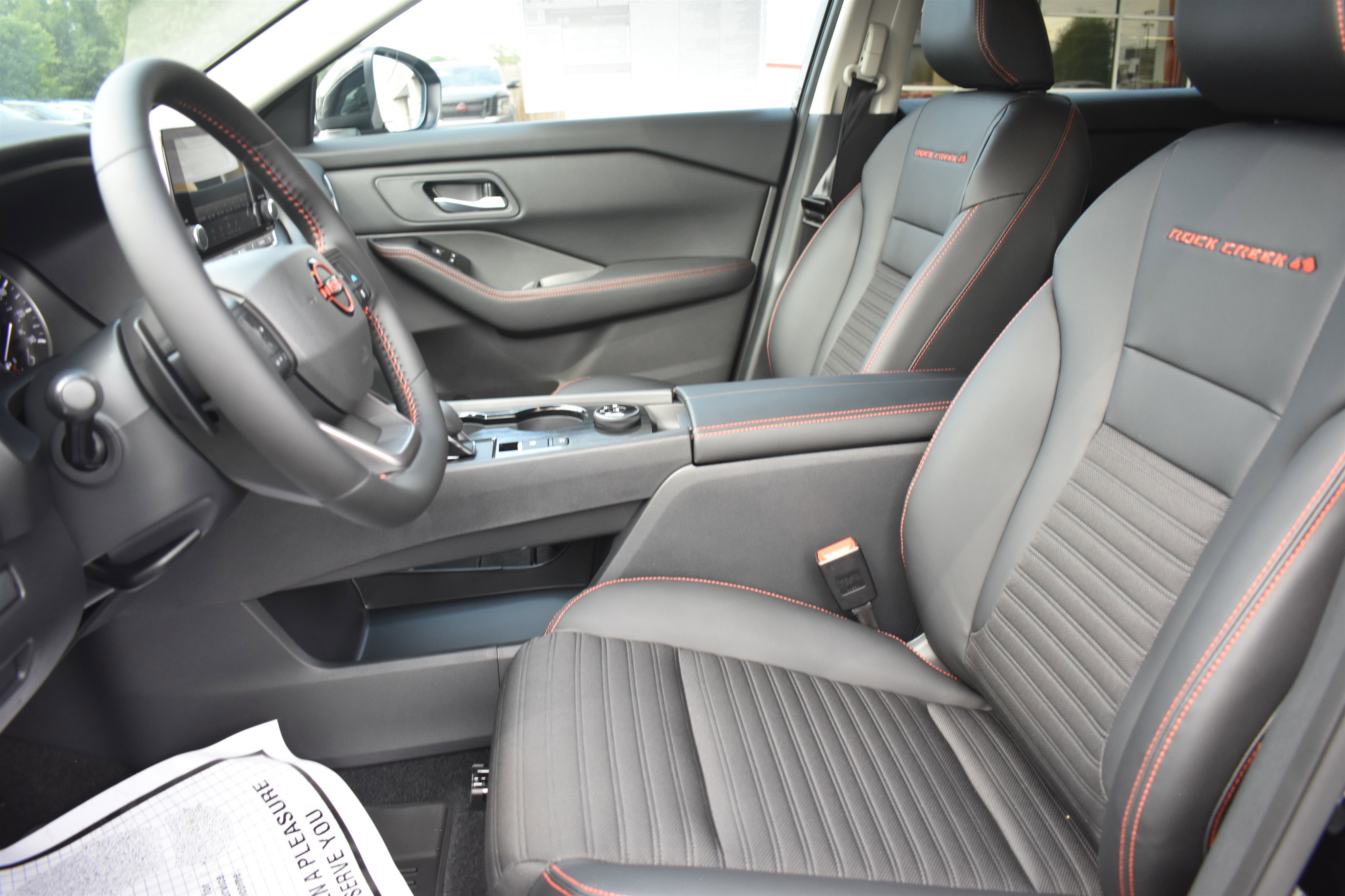 2026 Nissan Rogue SV photo 5