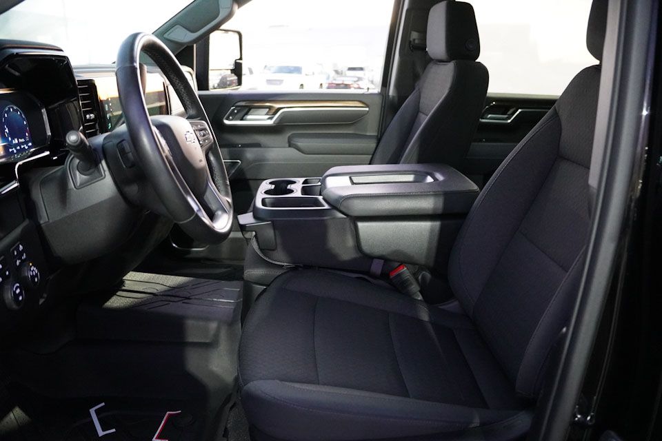 2025 Chevrolet Silverado 3500HD LT Trail Boss photo 4