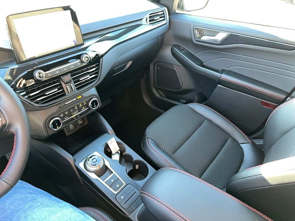 2025 Ford Escape Hybrid ST-Line photo 27