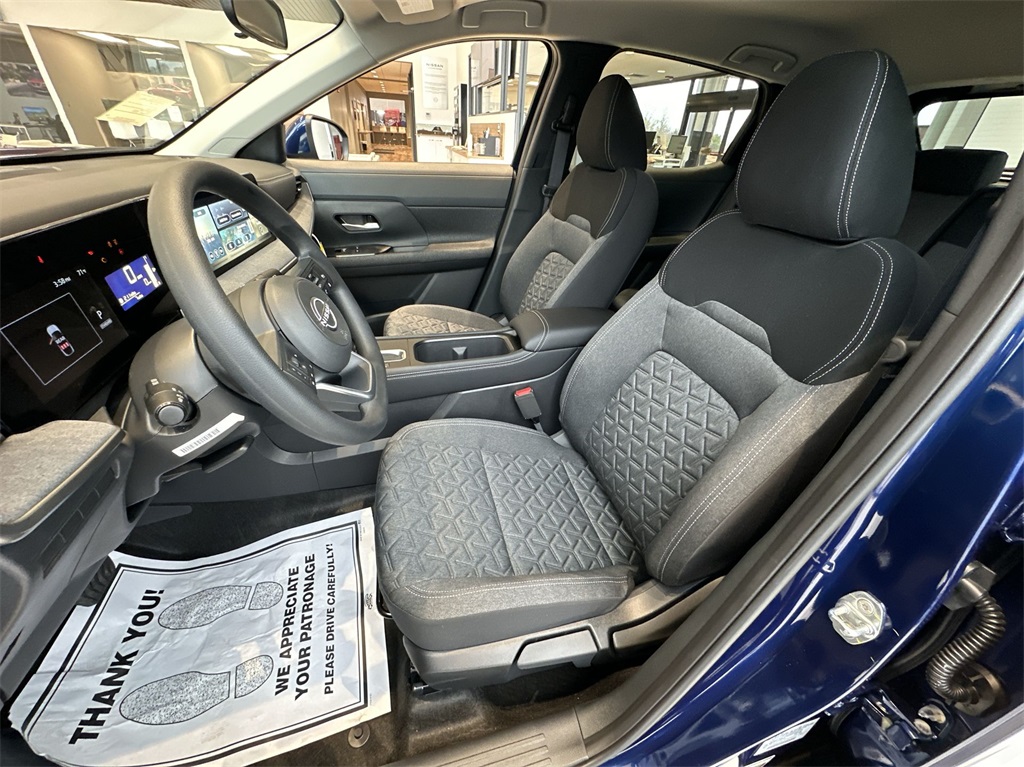 2025 Nissan Kicks SV photo 2