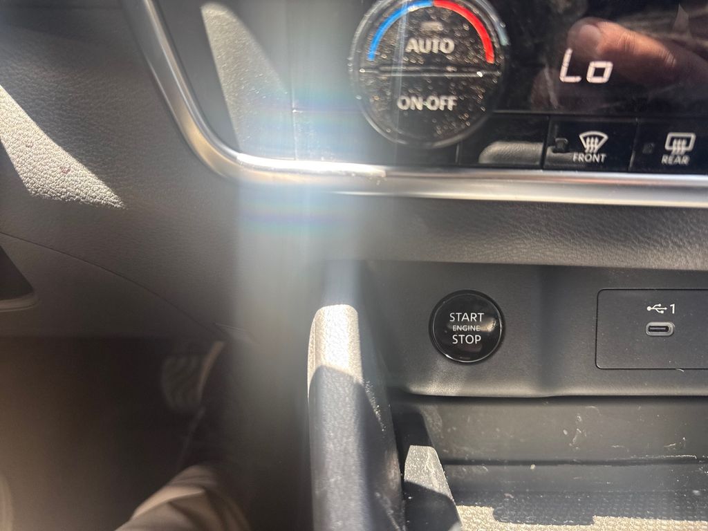 2024 Nissan Rogue SV photo 34