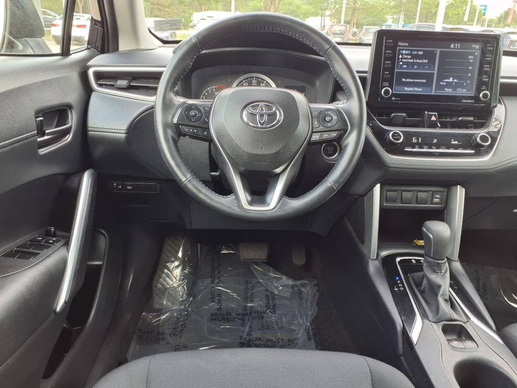 2022 Toyota Corolla Cross LE photo 9