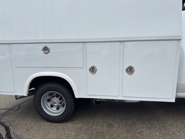 2025 Chevrolet Silverado 3500HD Work Truck photo 4