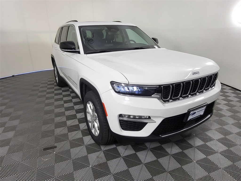 2023 Jeep Grand Cherokee Limited photo 3