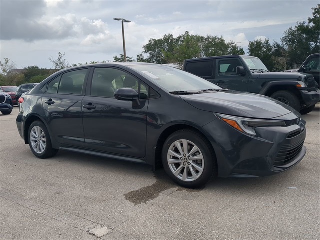 2023 Toyota Corolla Hybrid LE photo 2