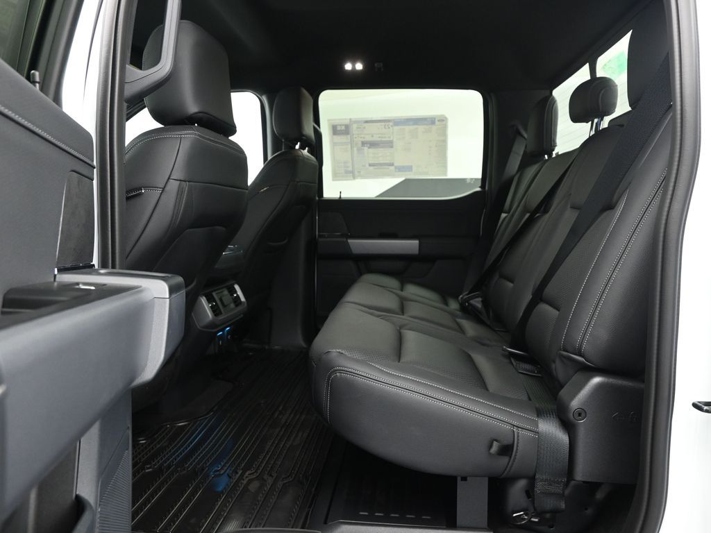 2025 Ford F-150 XLT photo 16