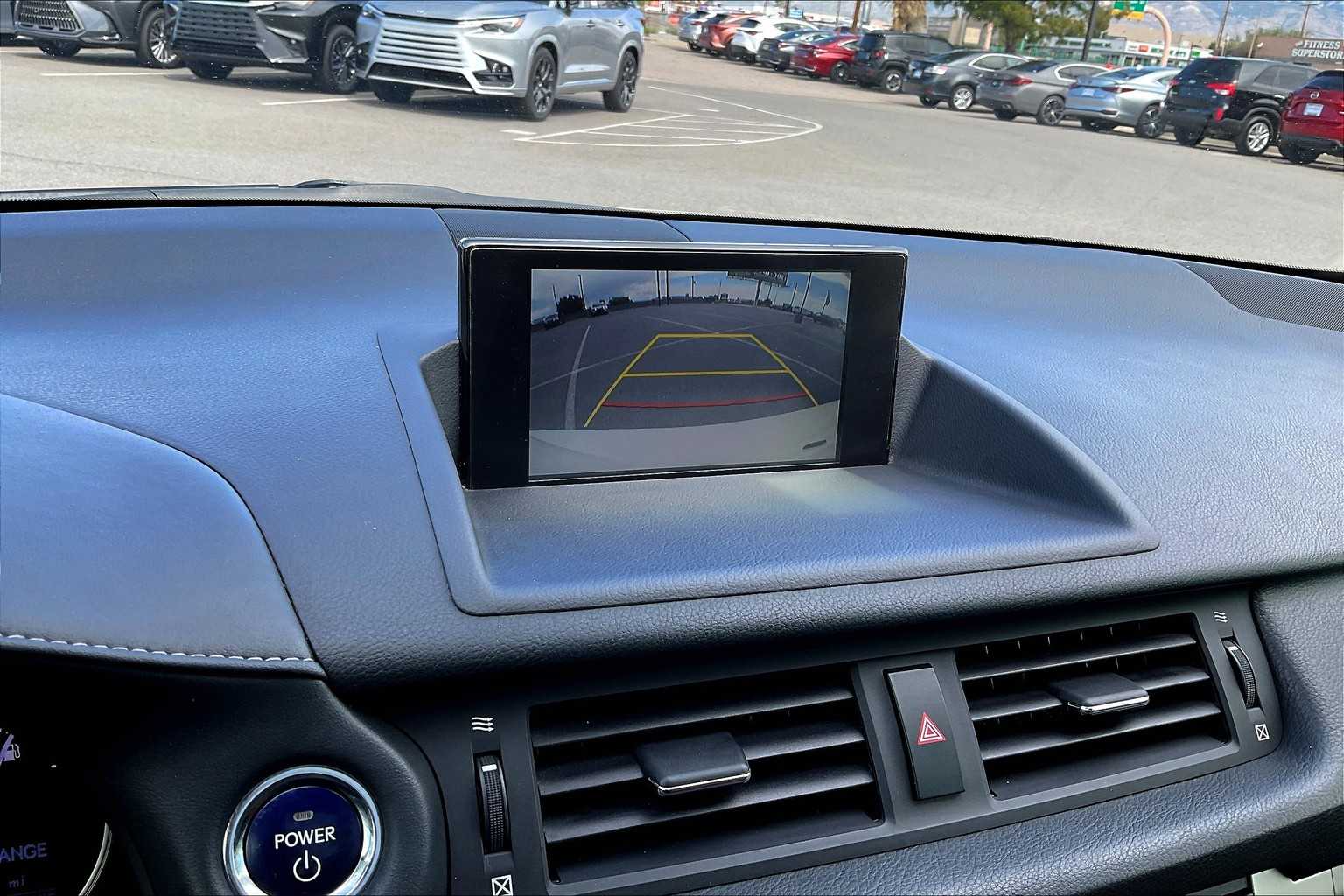 2014 Lexus CT 200h photo 22