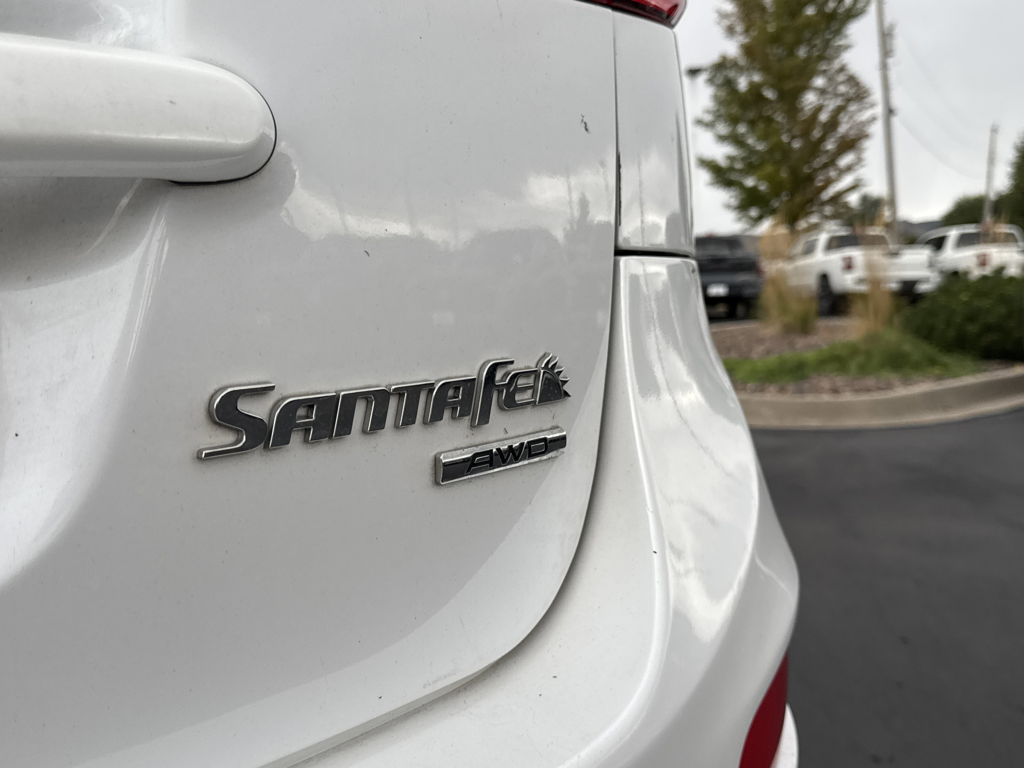 2011 Hyundai Santa Fe SE photo 2
