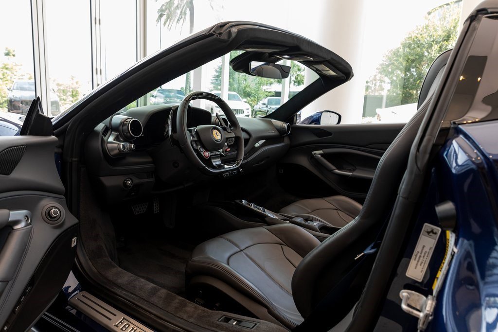 2022 Ferrari F8 Spider photo 31