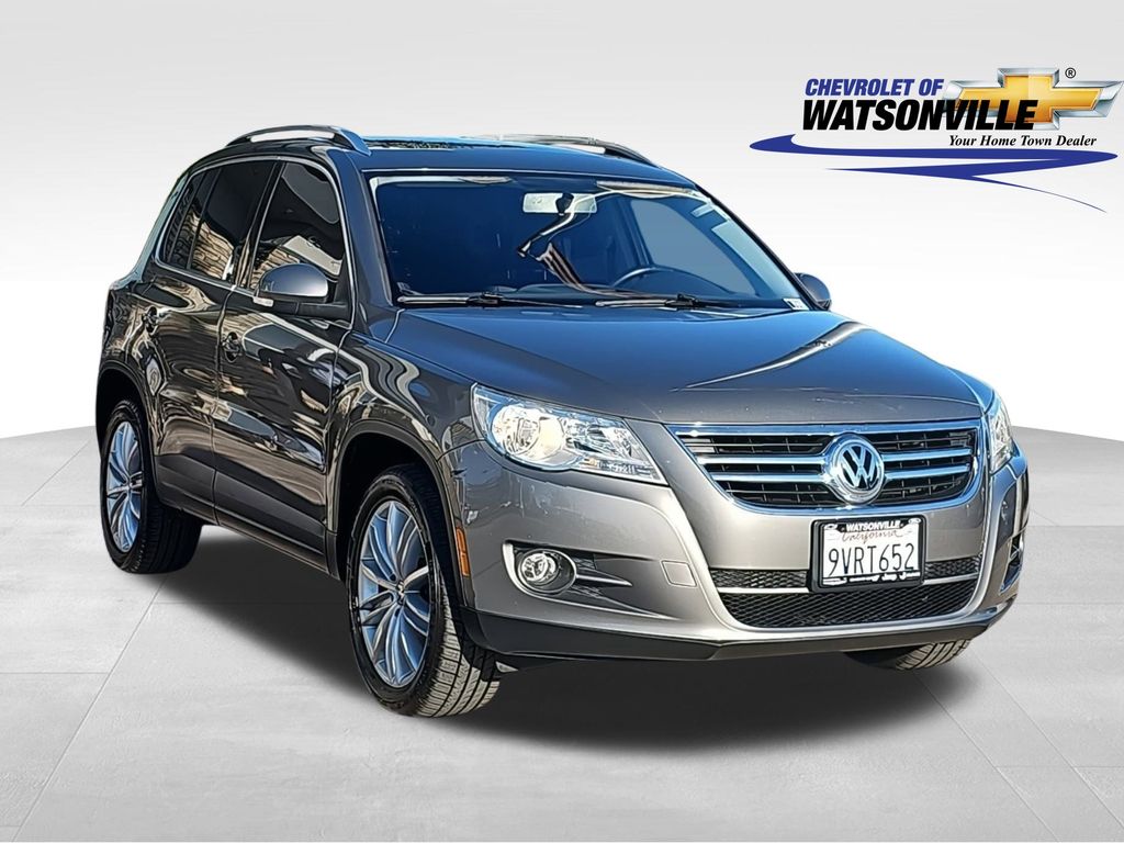 2011 Volkswagen Tiguan SE's photo