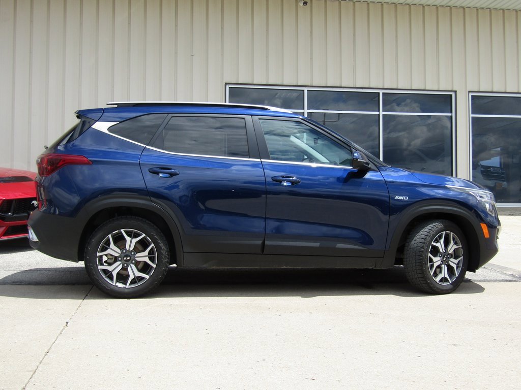2021 Kia Seltos EX photo 2