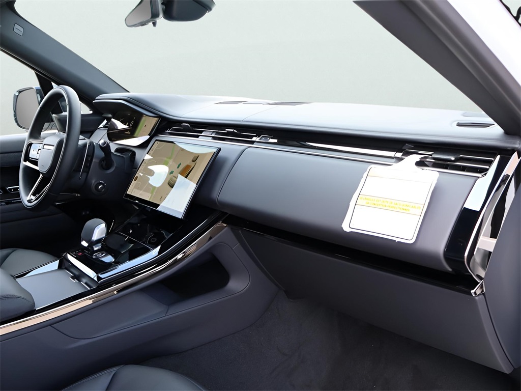 2025 Land Rover Range Rover Sport SE photo 10