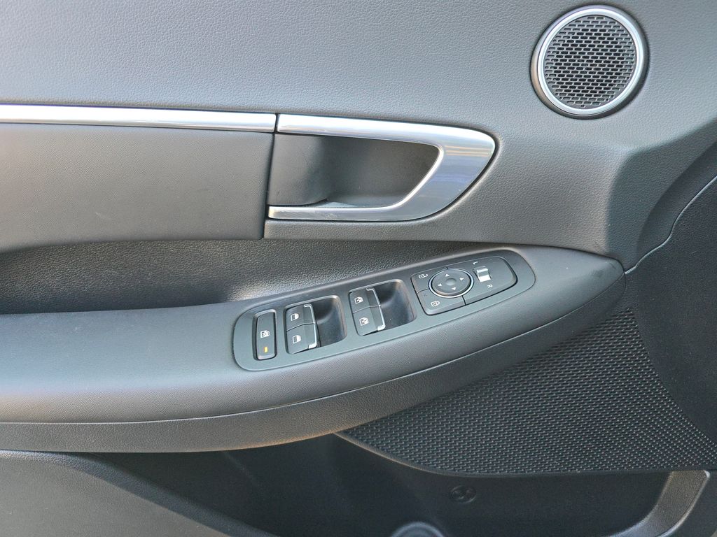 2023 Hyundai Sonata SEL Convenience N Line photo 24