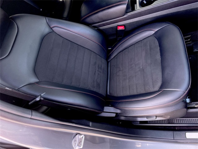 2024 Ford Edge ST photo 15