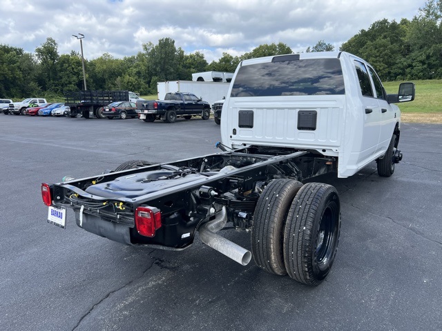 2025 Ram 3500 Tradesman photo 3