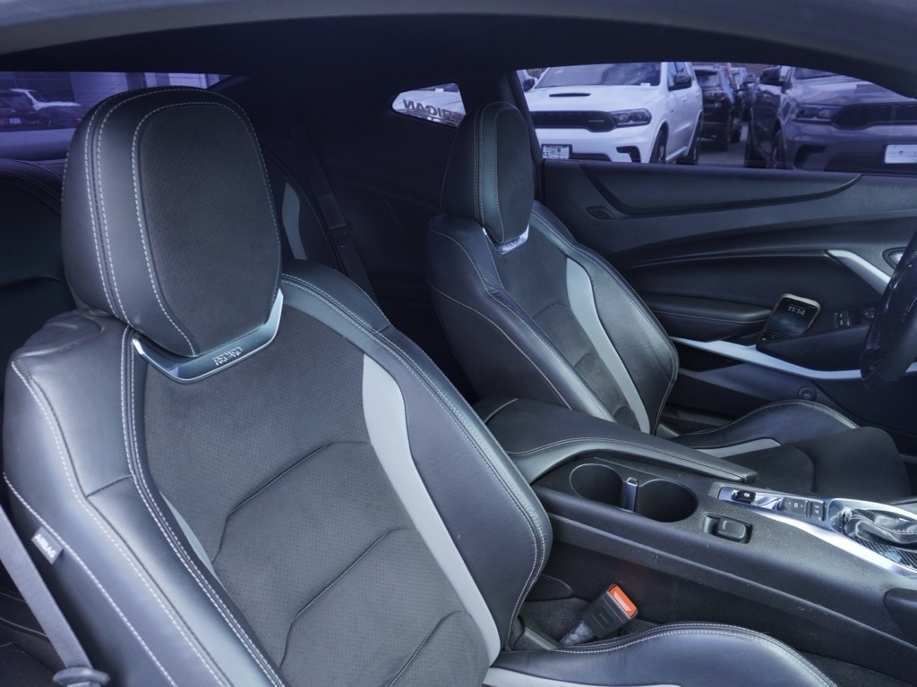 2022 Chevrolet Camaro RS photo 17