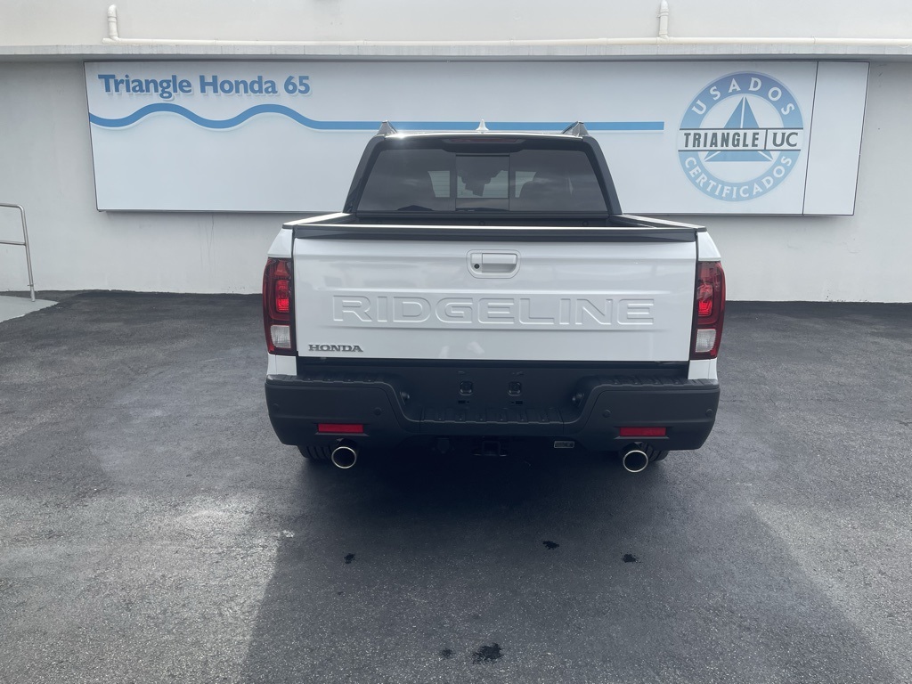 2025 Honda Ridgeline Black Edition photo 3