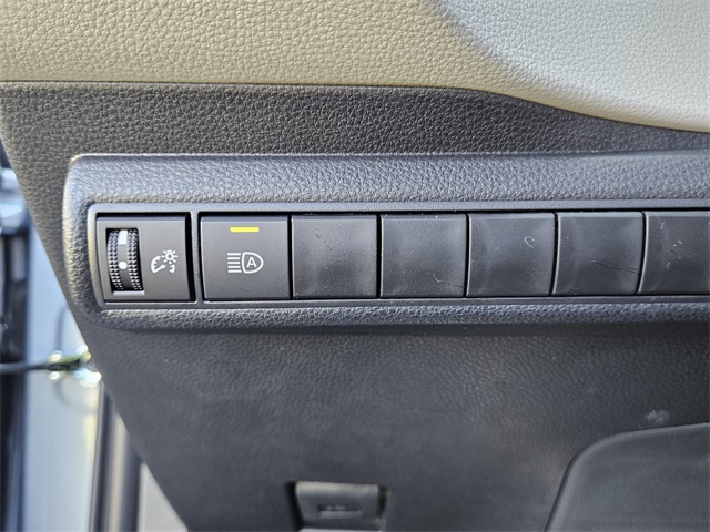 2025 Toyota Corolla LE photo 27
