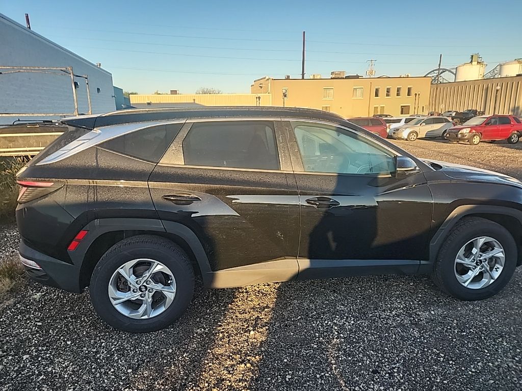 2022 Hyundai Tucson SEL photo 2