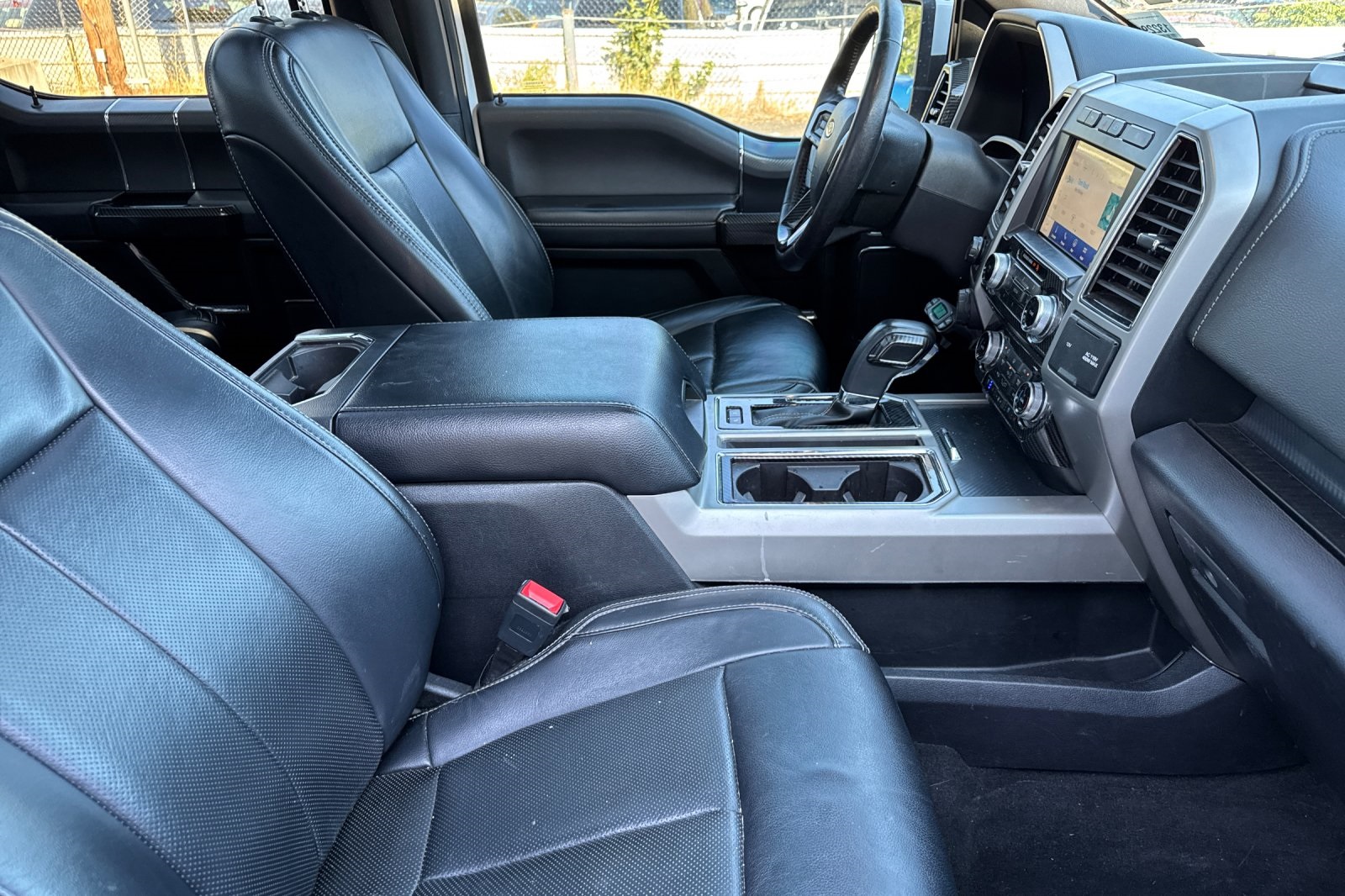 2019 Ford F-150 Lariat photo 15