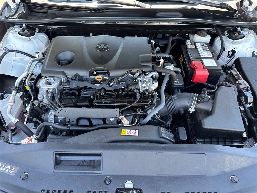2022 Toyota Camry SE photo 8