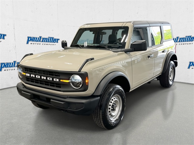 2025 Ford Bronco Base's photo