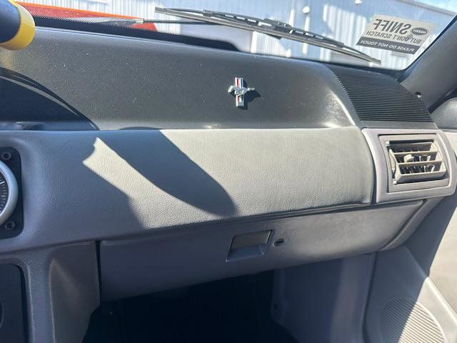 1993 Ford Mustang LX photo 19