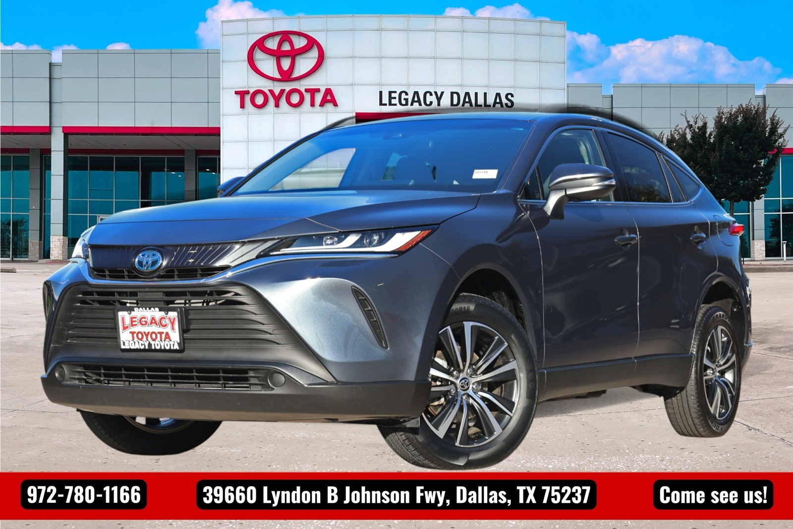 2024 Toyota Venza LE's photo