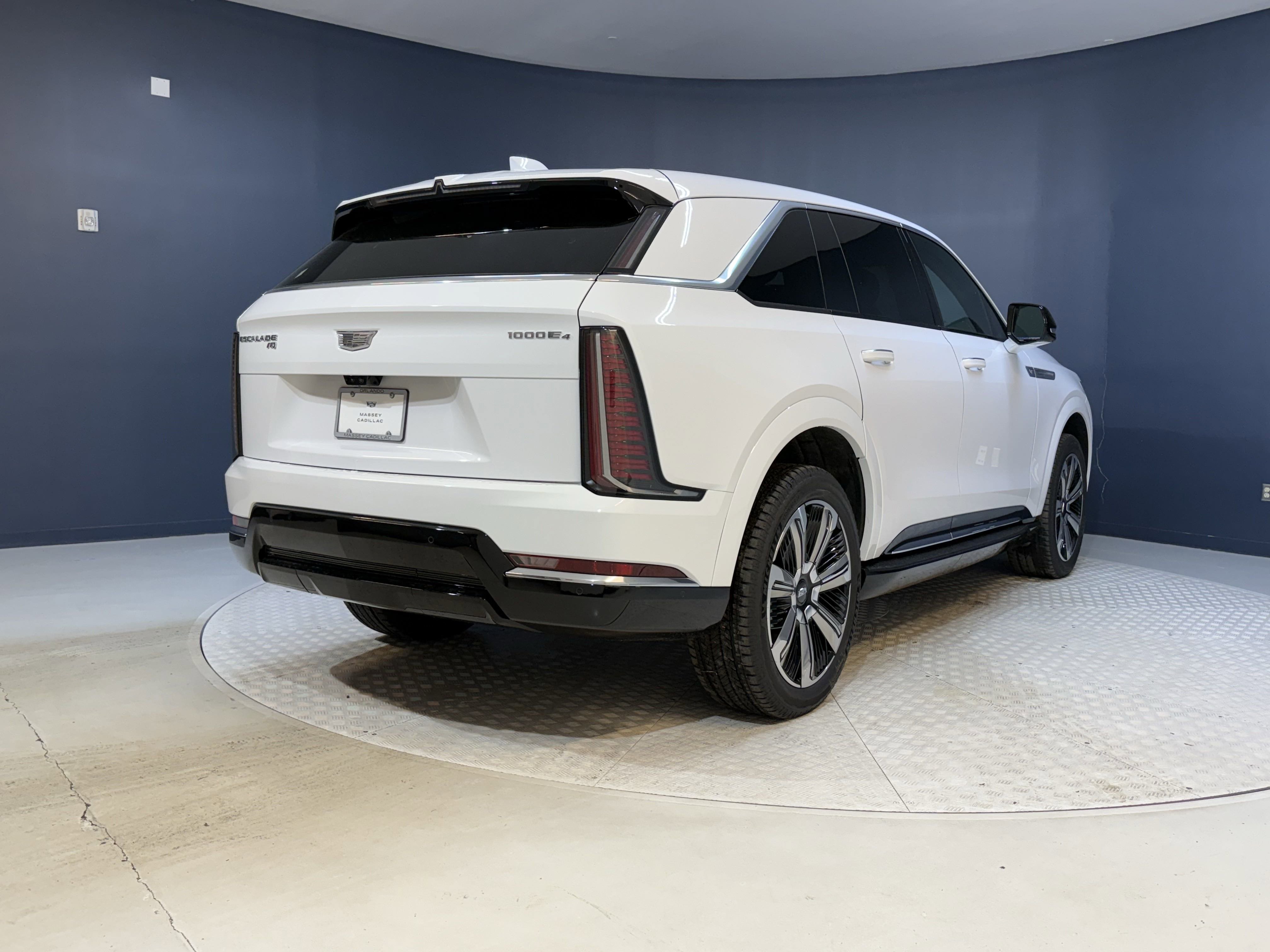 2025 Cadillac Escalade IQ Luxury photo 4