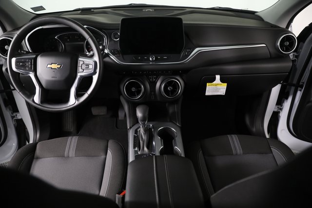 2025 Chevrolet Blazer 2LT photo 10