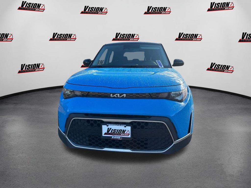 2023 Kia Soul S photo 2