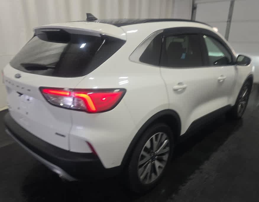 2020 Ford Escape Titanium Hybrid photo 2