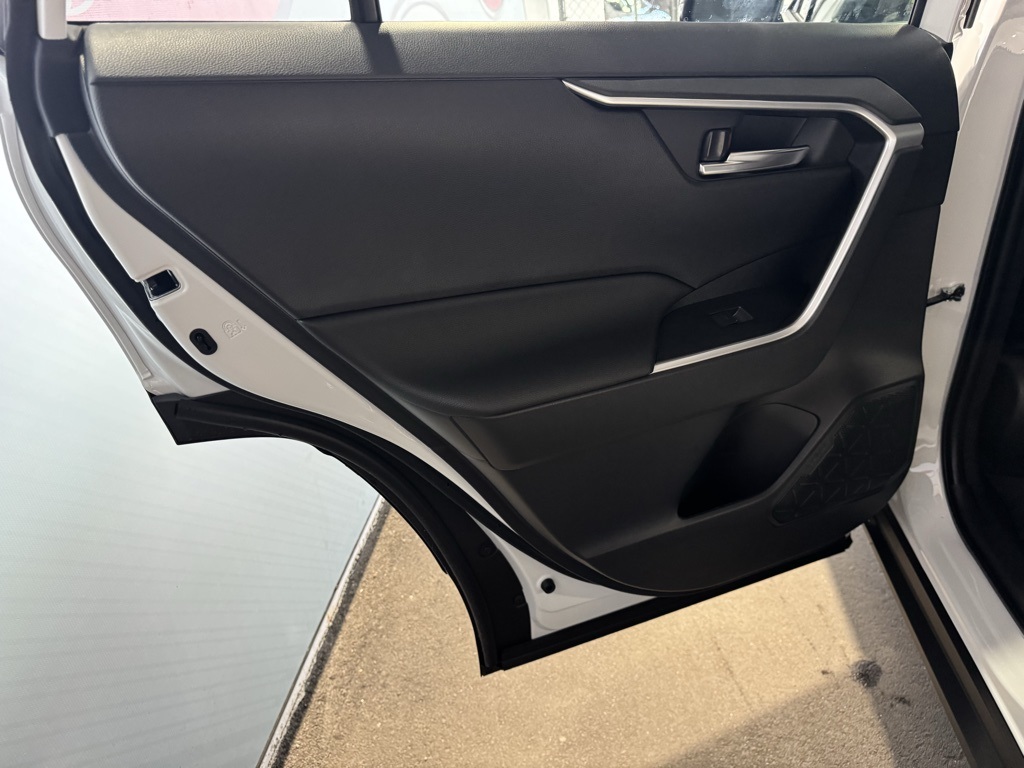 2025 Toyota RAV4 XLE Premium photo 25