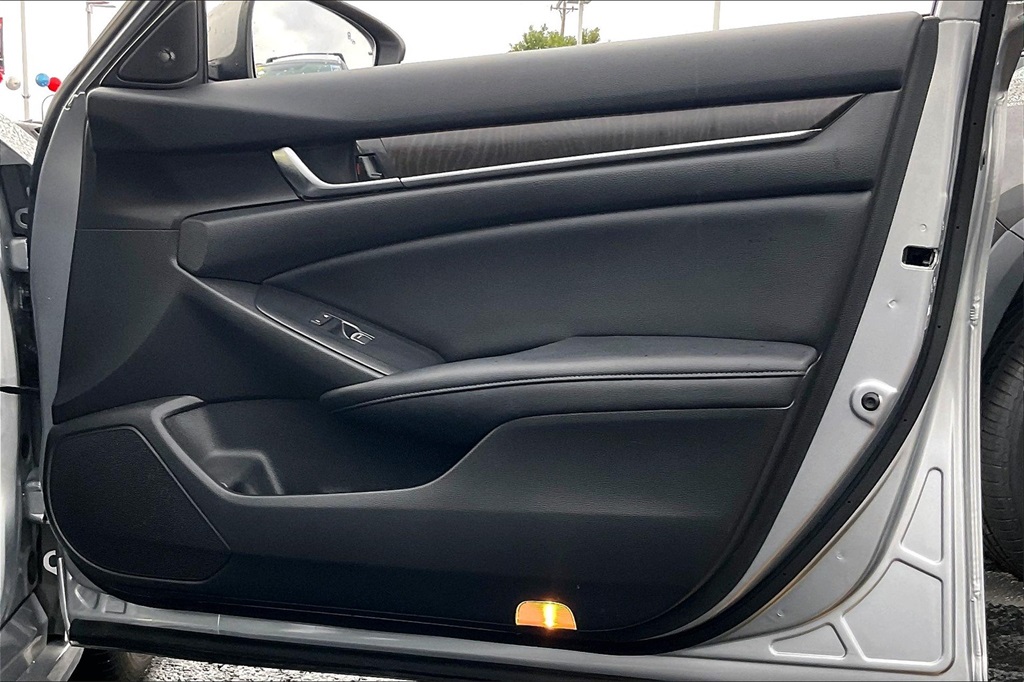 2018 Honda Accord EX-L 2.0T photo 21