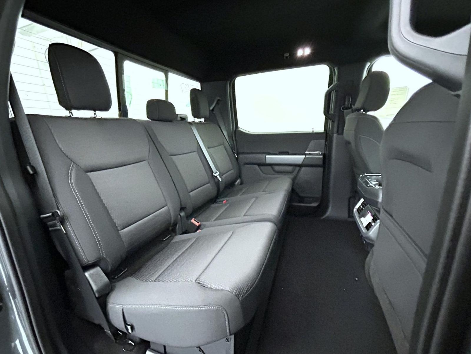 2025 Ford F-150 XLT photo 18
