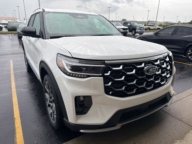 2025 Ford Explorer Platinum photo 17
