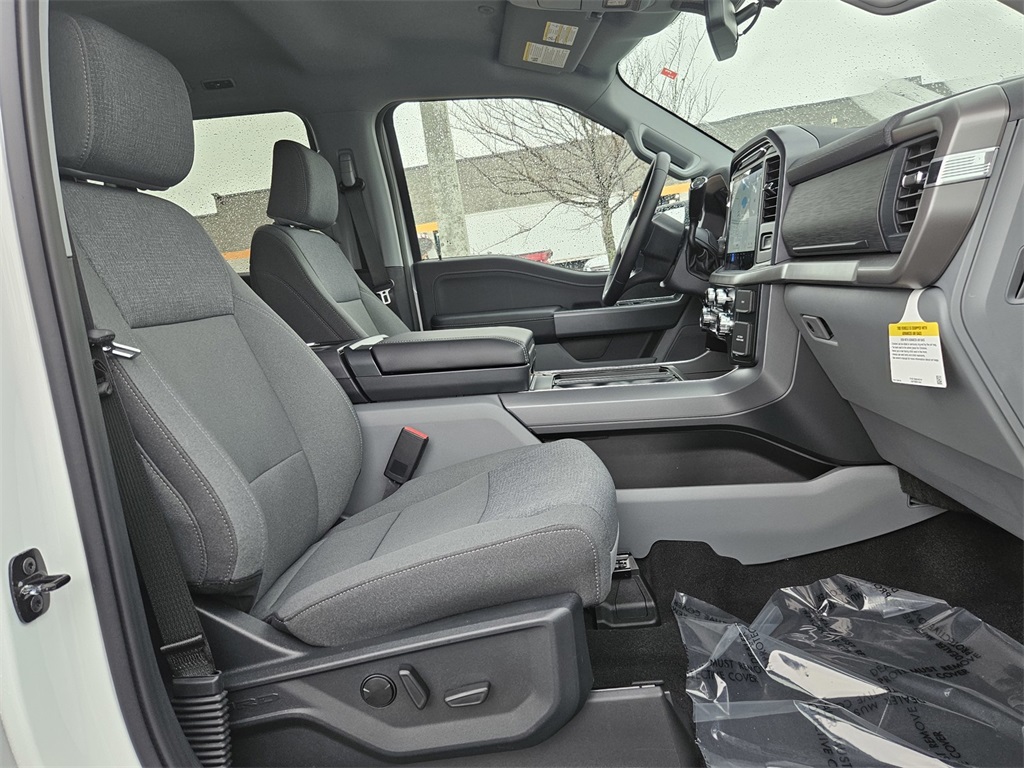 2025 Ford F-150 XLT photo 29