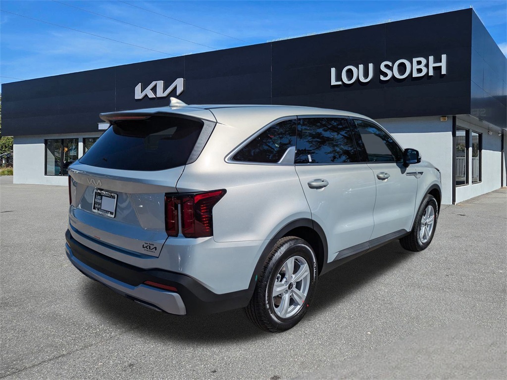 2026 Kia Sorento LX photo 3