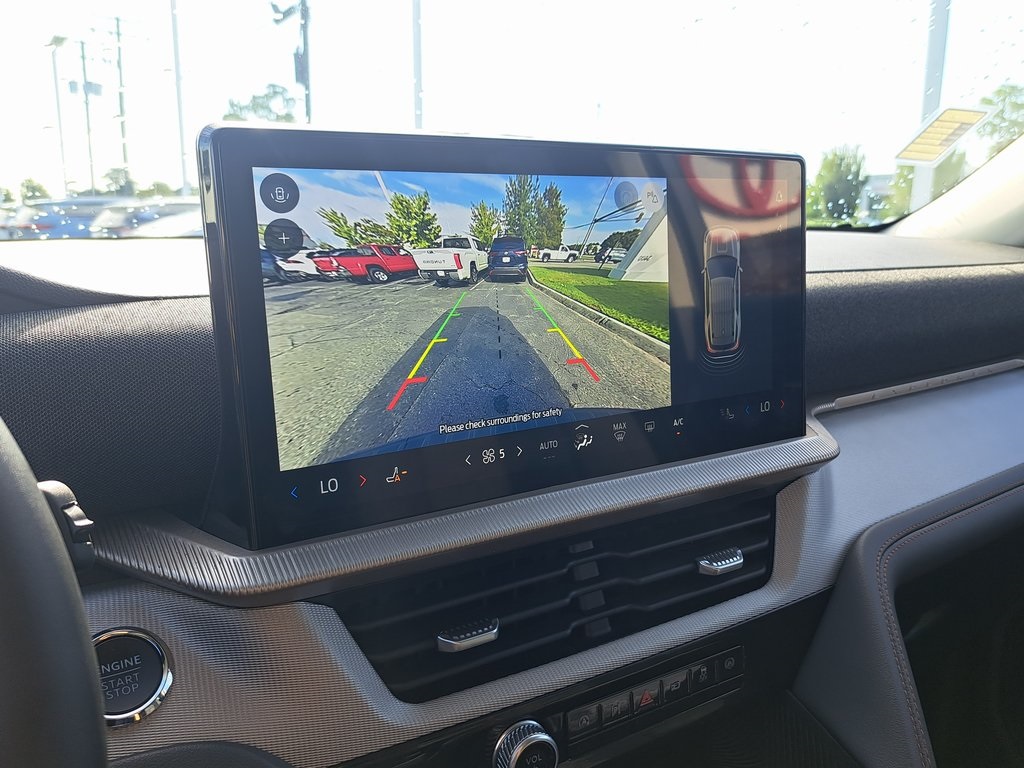 2025 Ford Explorer photo 16