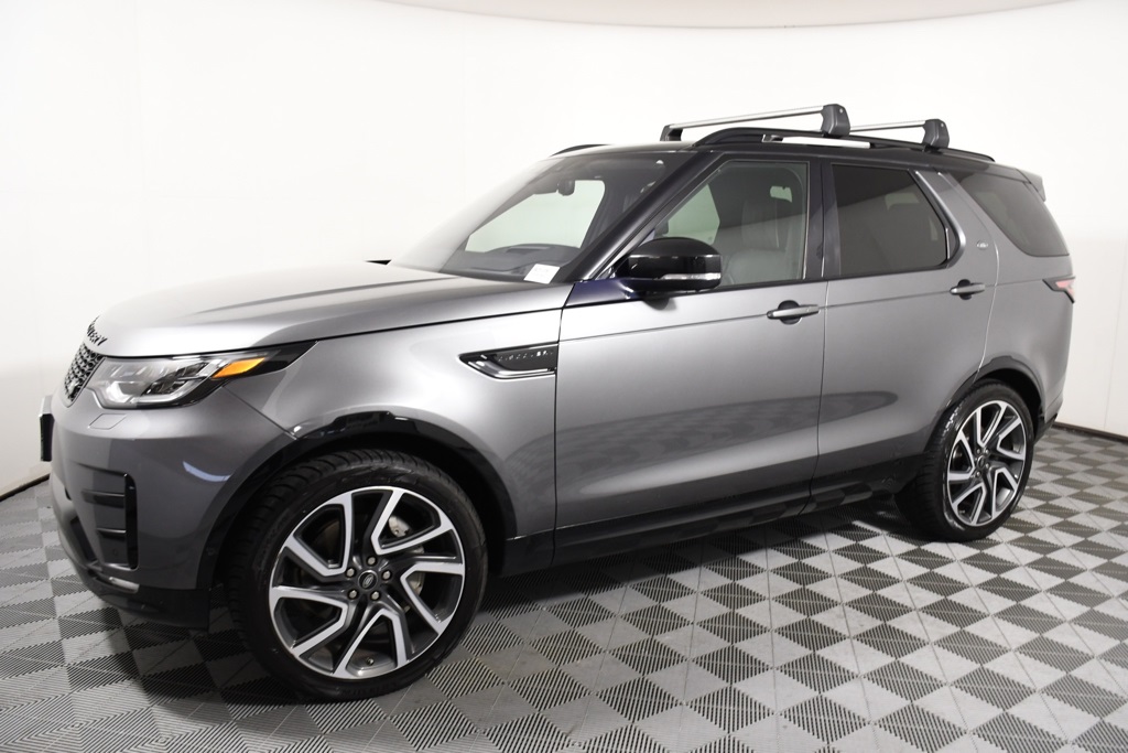 Used 2018 Land Rover Discovery HSE LUX with VIN SALRT2RV1JA053397 for sale in Richfield, Minnesota