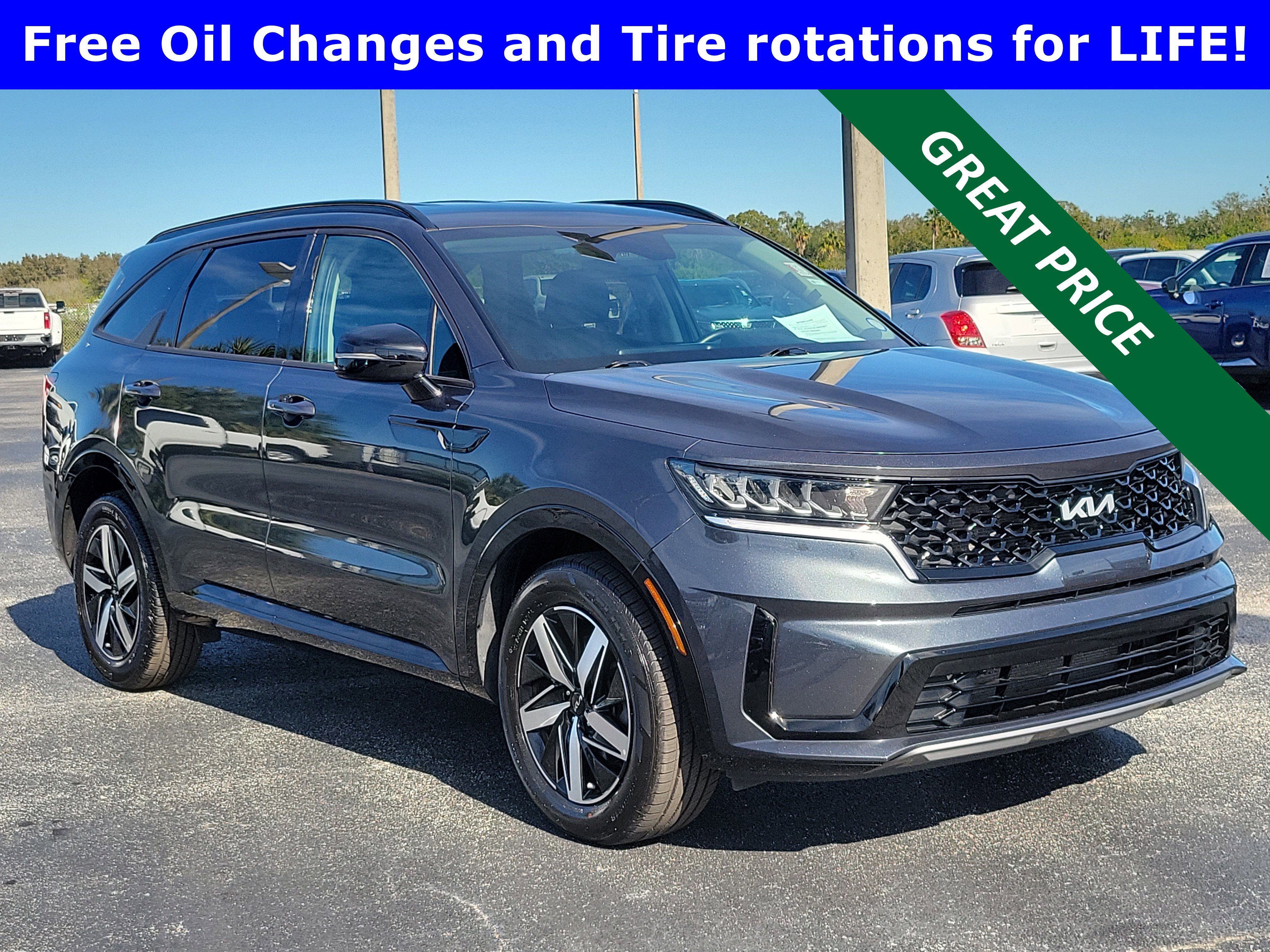 2023 Kia Sorento S's photo