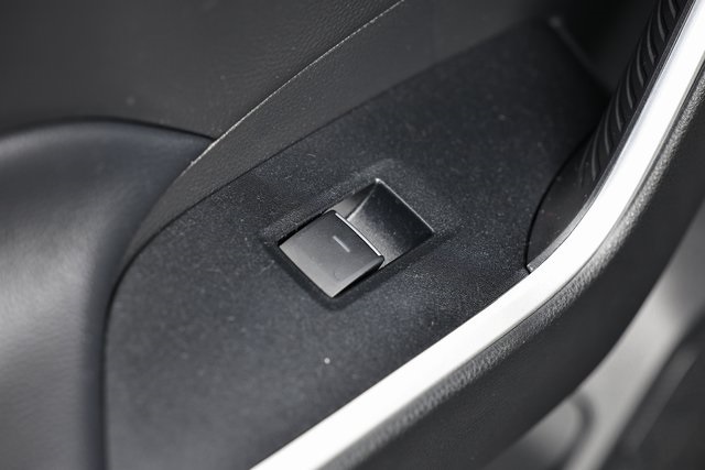 2024 Toyota RAV4 Hybrid XLE photo 24