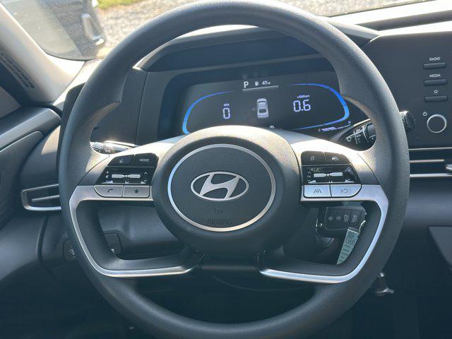 2025 Hyundai Elantra SE photo 19