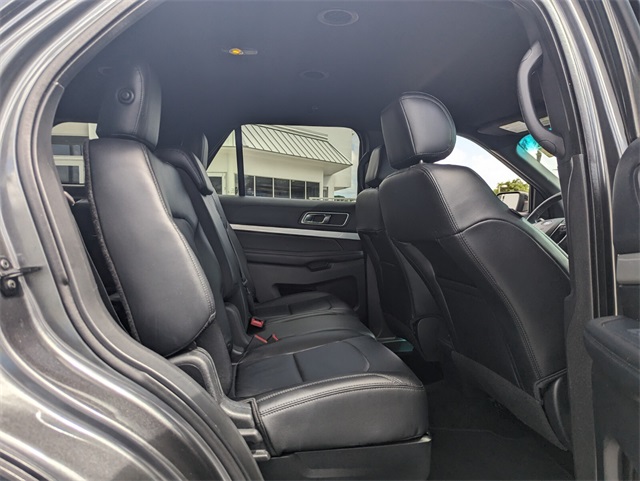 2016 Ford Explorer XLT photo 15