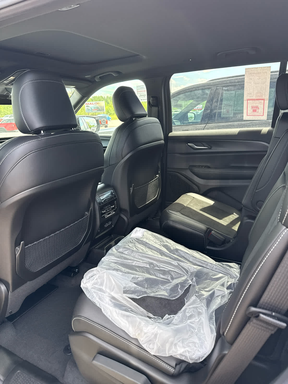 2025 Jeep Grand Cherokee Altitude X photo 4