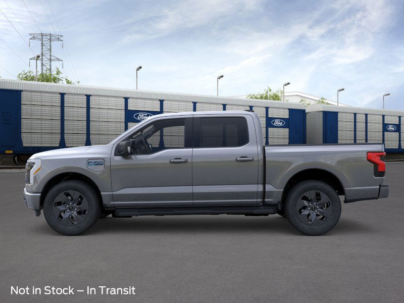 2025 Ford F-150 Lightning photo 3