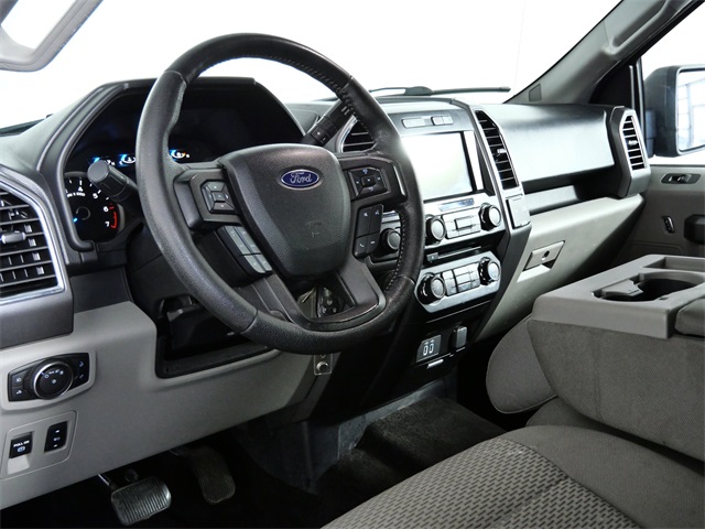 2016 Ford F-150 XLT photo 16