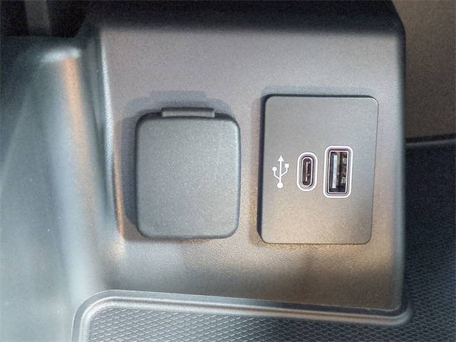 2025 Ford Explorer ST-Line photo 20
