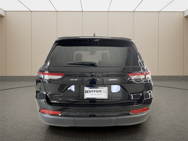 2025 Jeep Grand Cherokee Limited photo 2